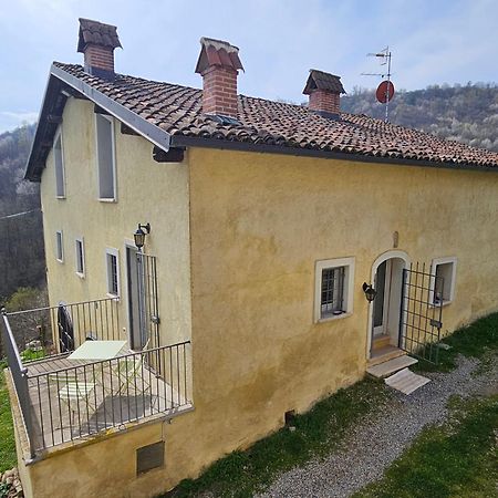 Casa Nel Verde Ca Dla Cola Mombasiglio Exteriör bild