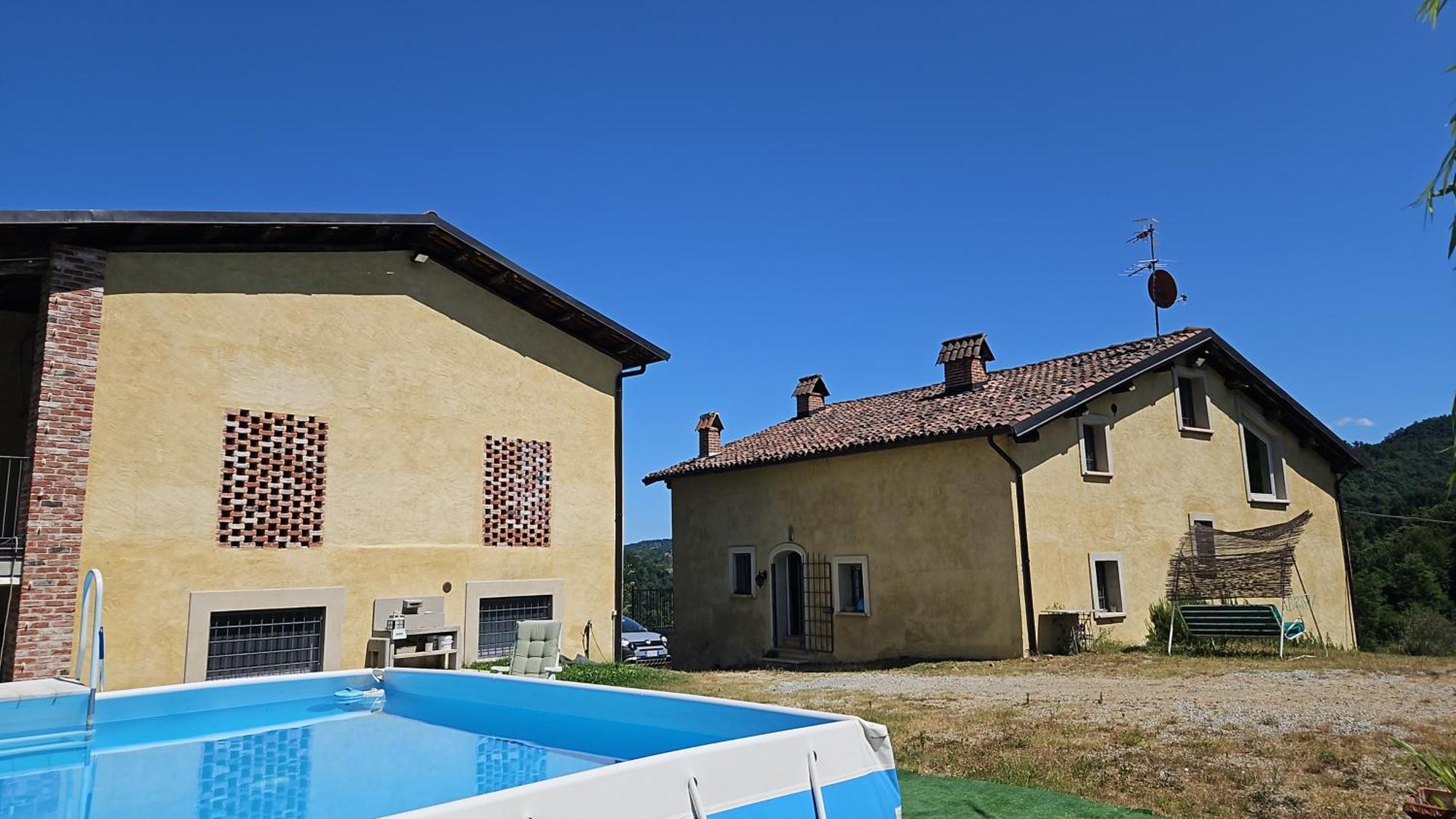 Casa Nel Verde Ca Dla Cola Mombasiglio Exteriör bild