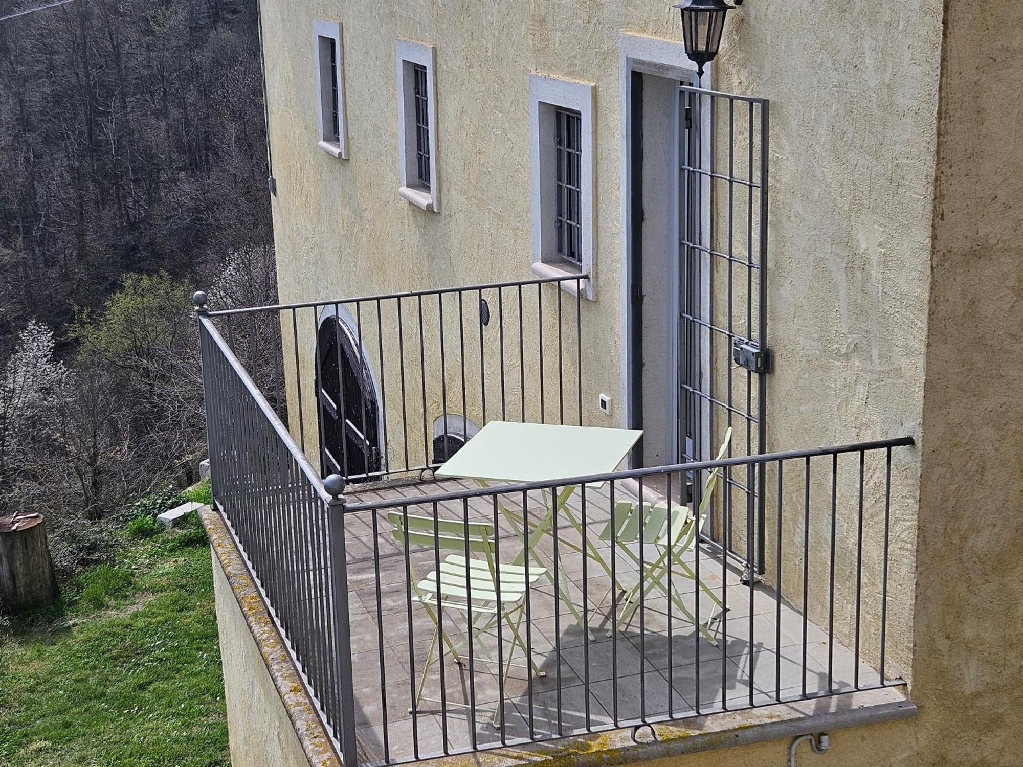 Casa Nel Verde Ca Dla Cola Mombasiglio Exteriör bild